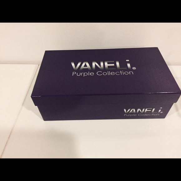 NIB Van Eli baby flats in nude Napa leather - Picture 8 of 8